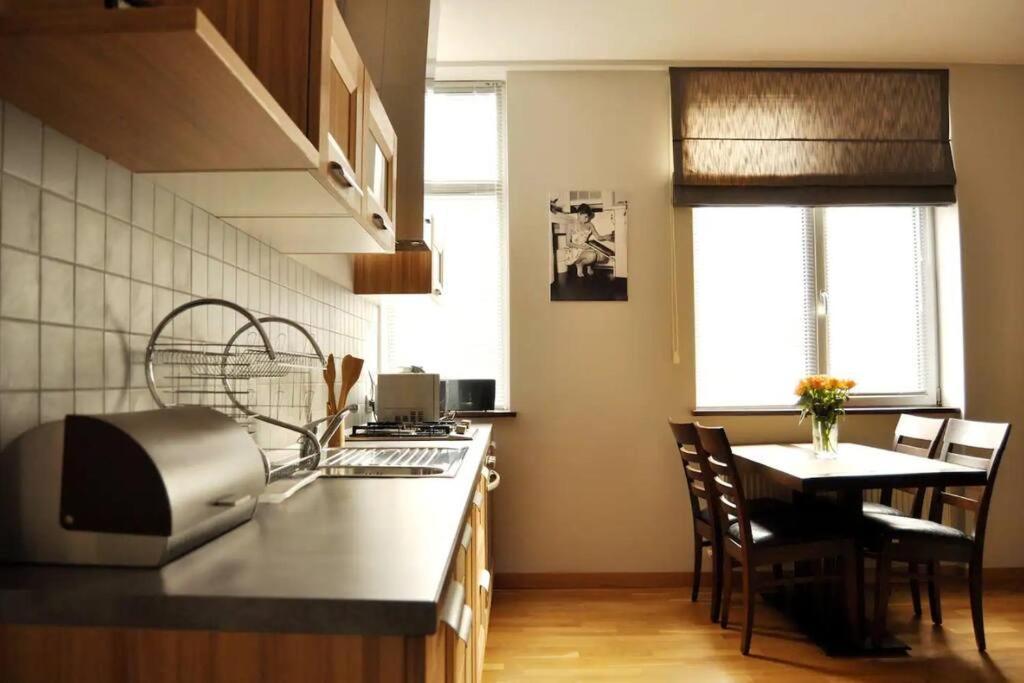 City Center 2Bdr Apartment Near Rustaveli Av. Tbilisi Luaran gambar